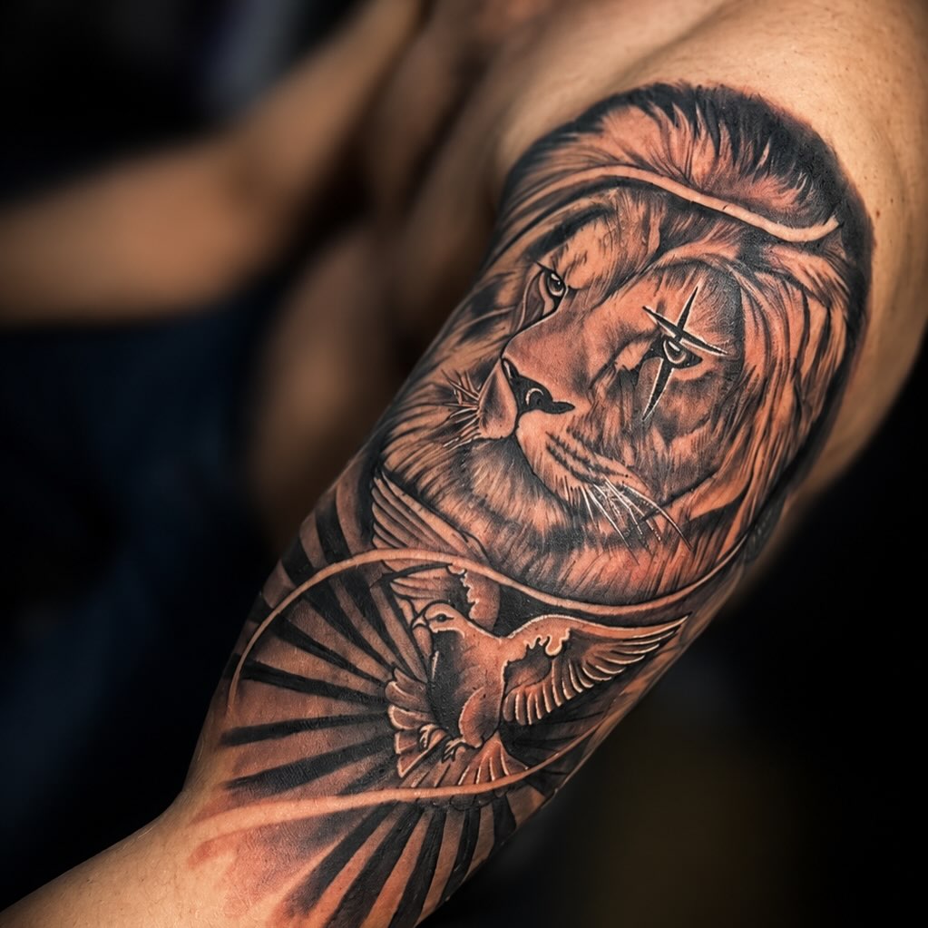 Tattoo by @dayse_ink — realism, black_and_grey