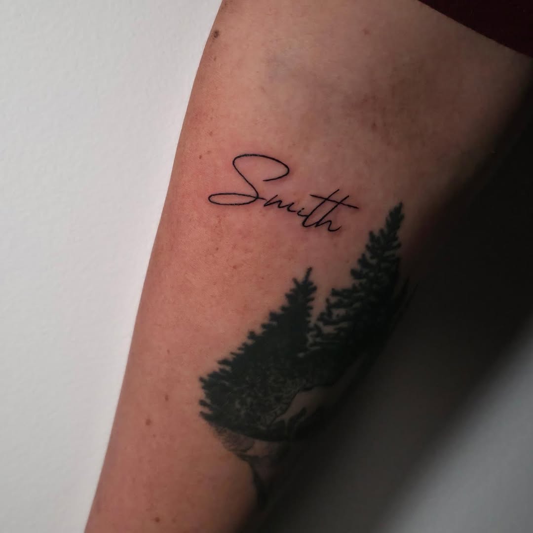 Tattoo by @vens.tattoo โ lettering_script, black_and_grey