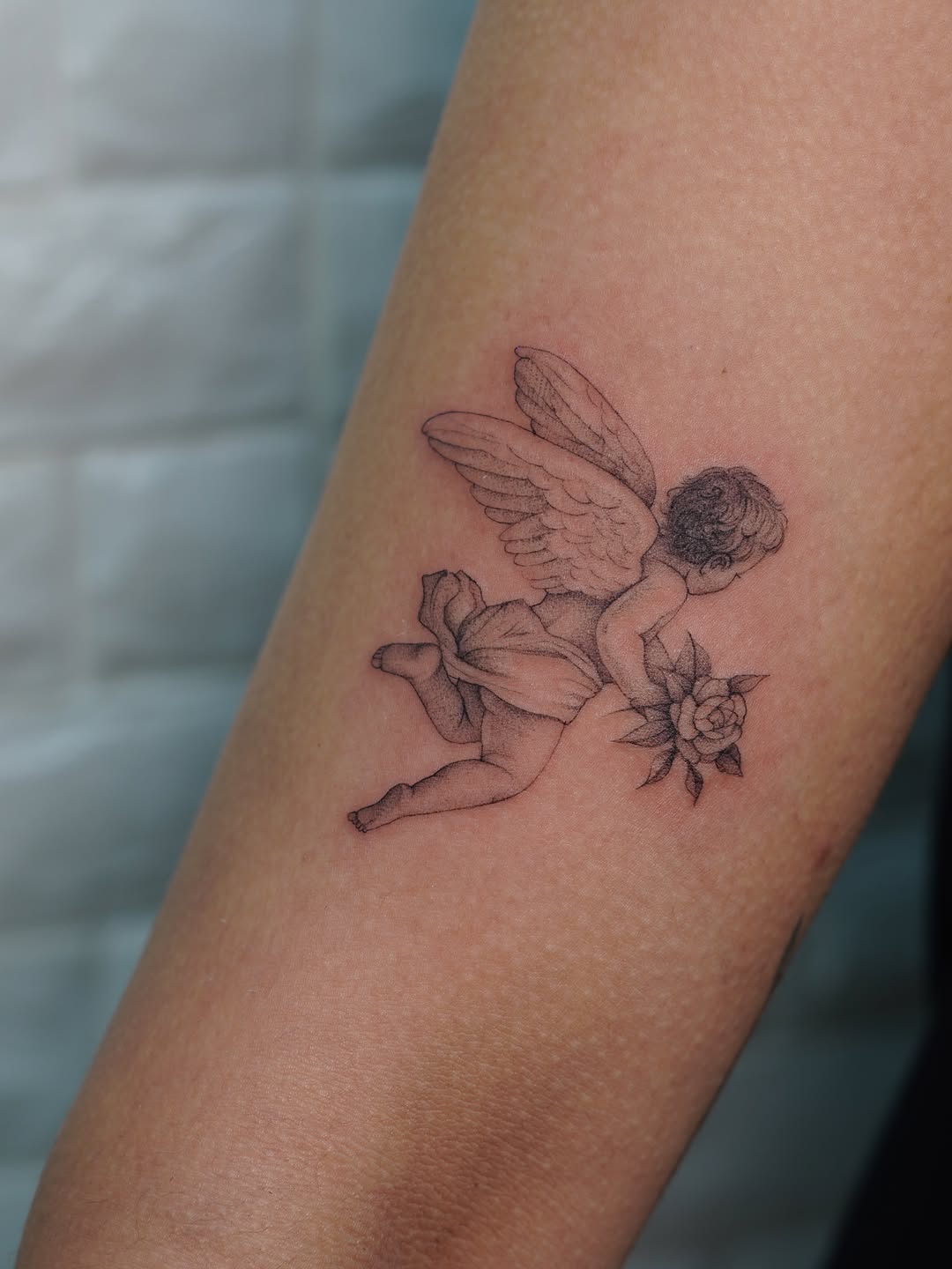 Tattoo by @danaeoxotattoos โ fine_line, illustrative