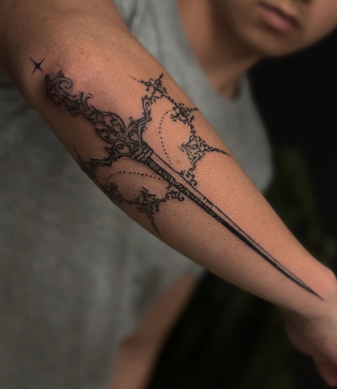 Tattoo by @melvious._.tats β fine_line, ornamental