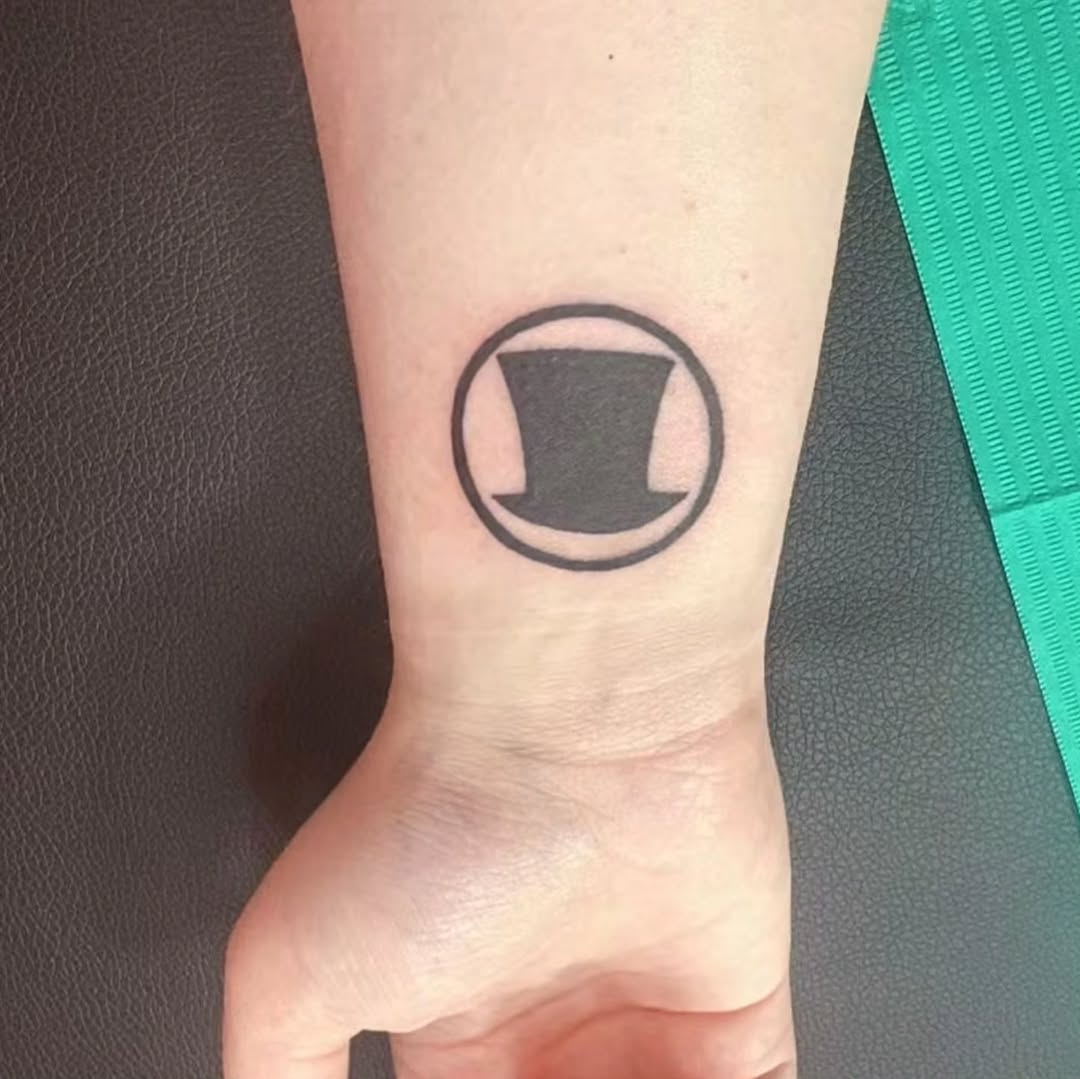 Tattoo by @callmemidas — blackwork, minimalist
