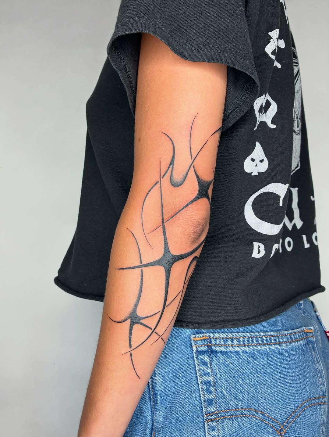 Tattoo by @sess_world β illustrative, geometric