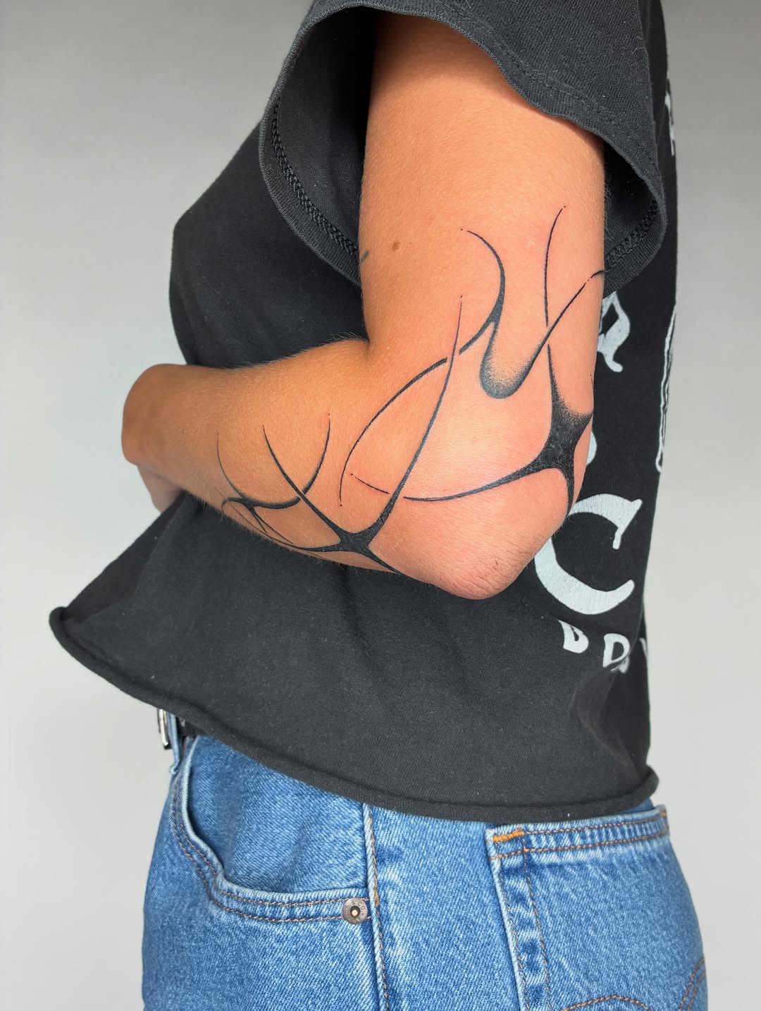 Tattoo by @sess_world β illustrative, geometric