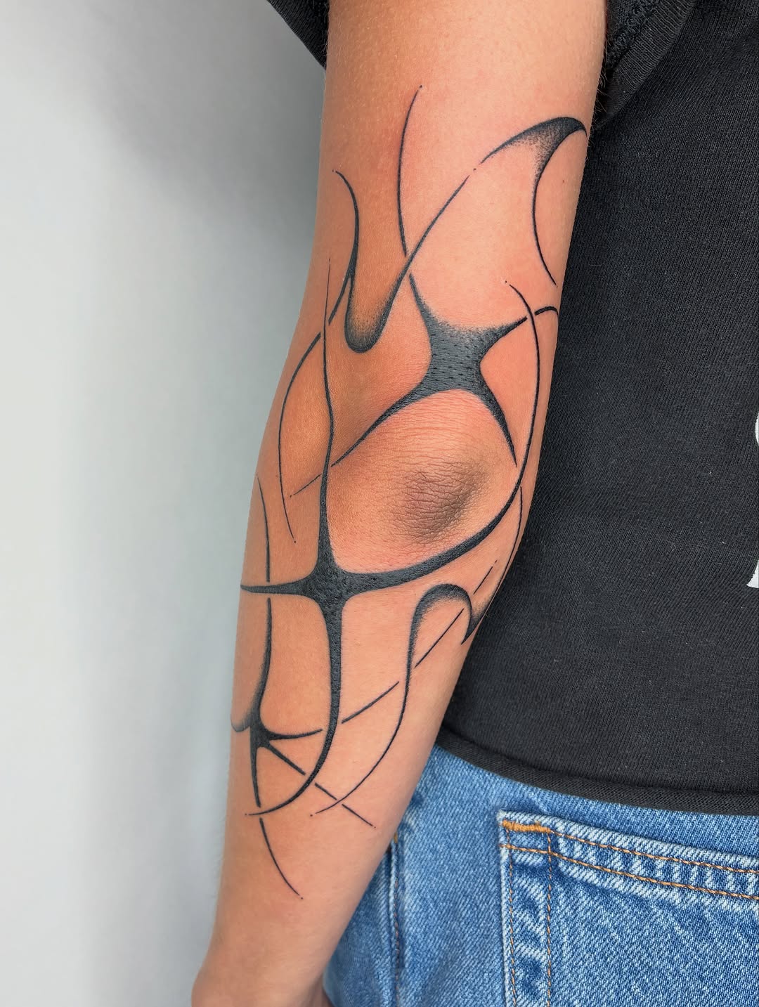Tattoo by @sess_world β illustrative, geometric