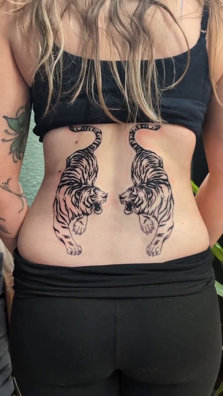 Tattoo by @teresarosetattoos — japanese_irezumi, blackwork