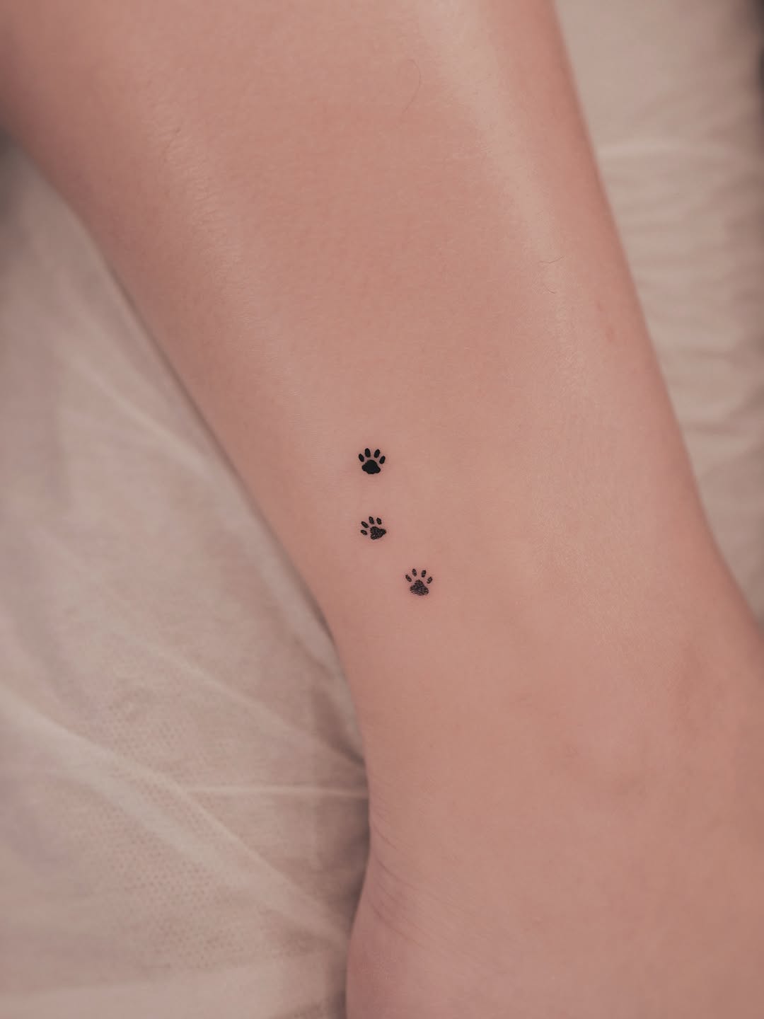Tattoo by @19_tattooer โ fine_line, minimalist