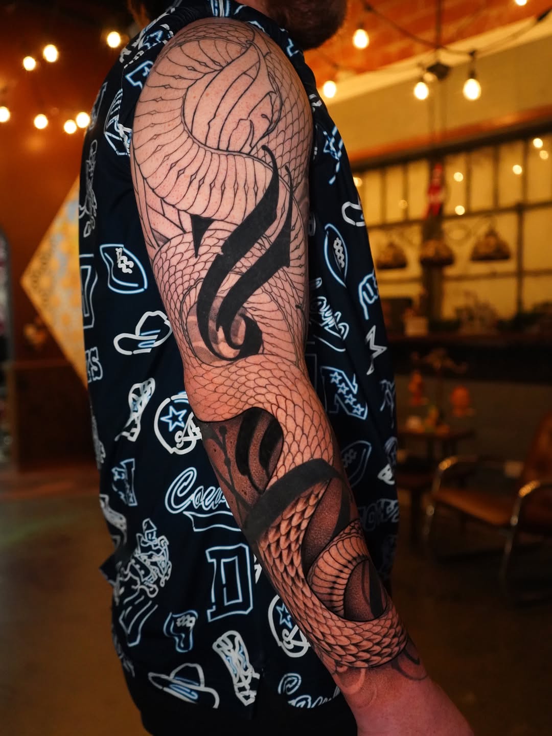Tattoo by @hxc.tattoos — blackwork, illustrative