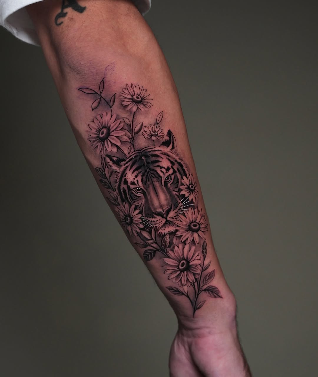 Tattoo by @naveiei — realism, black_and_grey