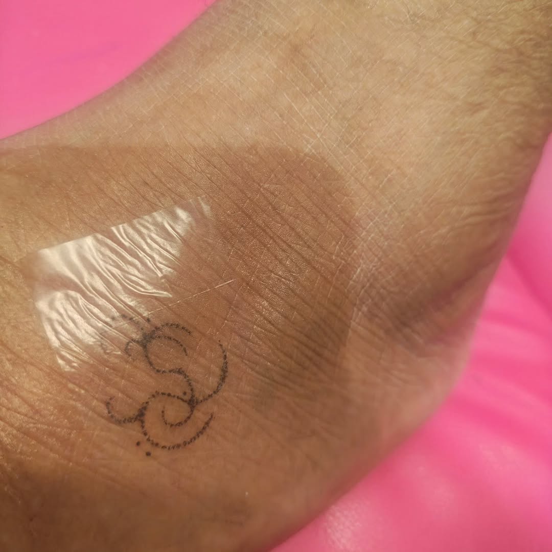 Tattoo by @umubiri.tattoo — fine_line, minimalist