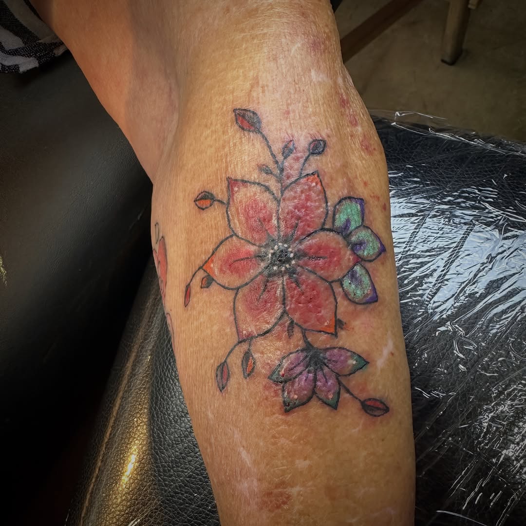 Tattoo by @luisamarigold — illustrative, watercolor