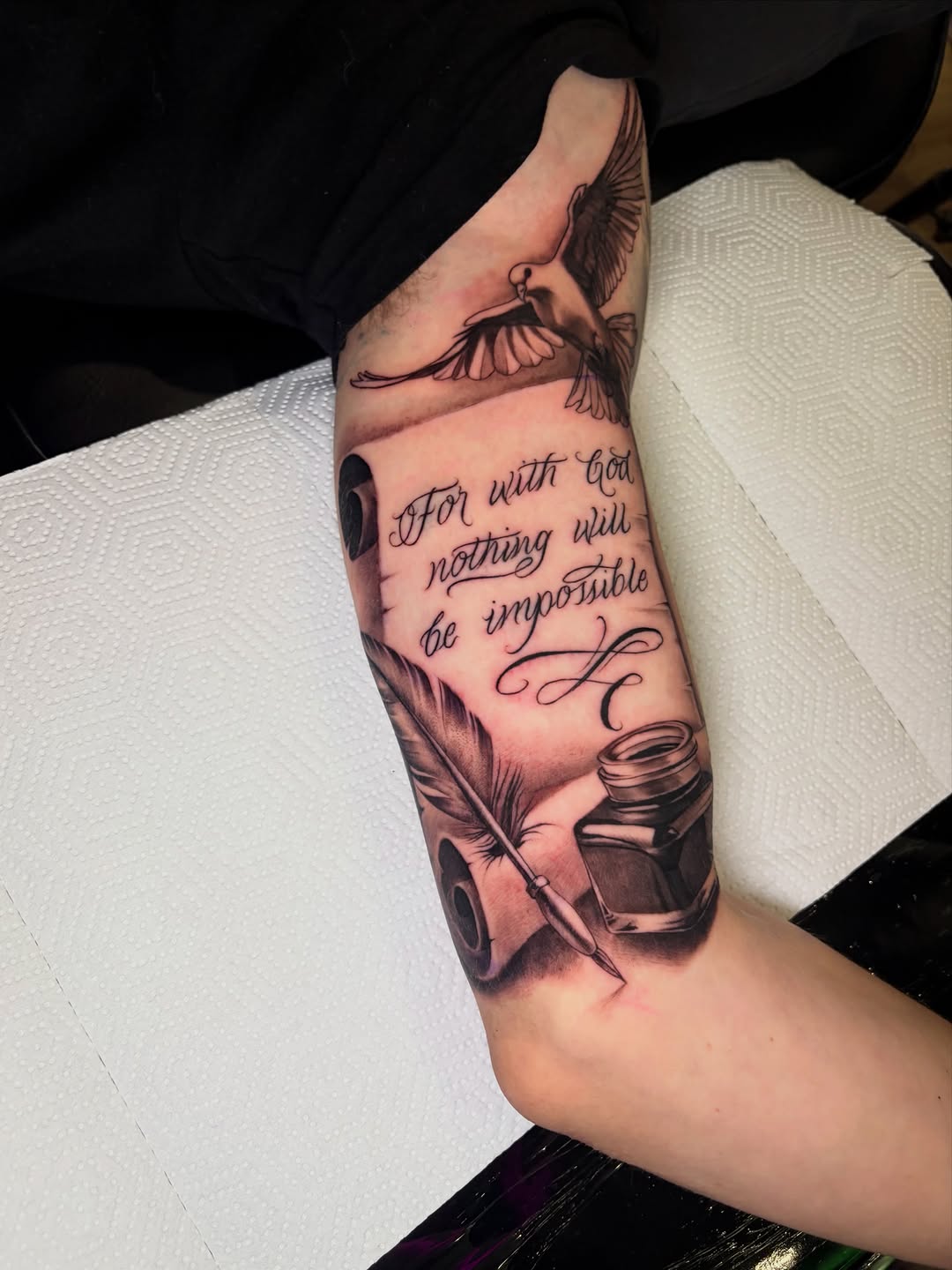 Tattoo by @lvp_arte — lettering_script, black_and_grey