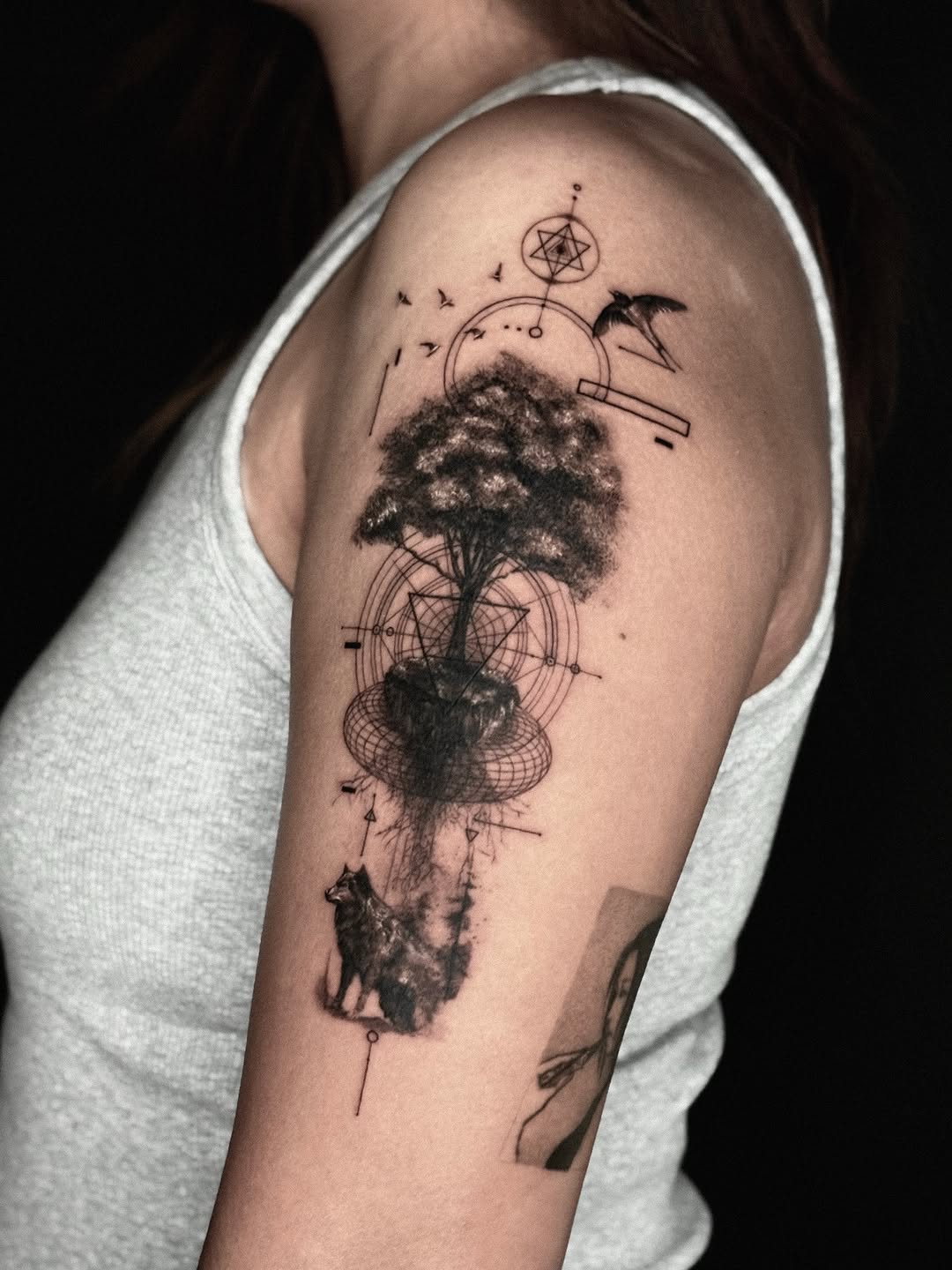 Tattoo by @seraph_gmt — illustrative, geometric