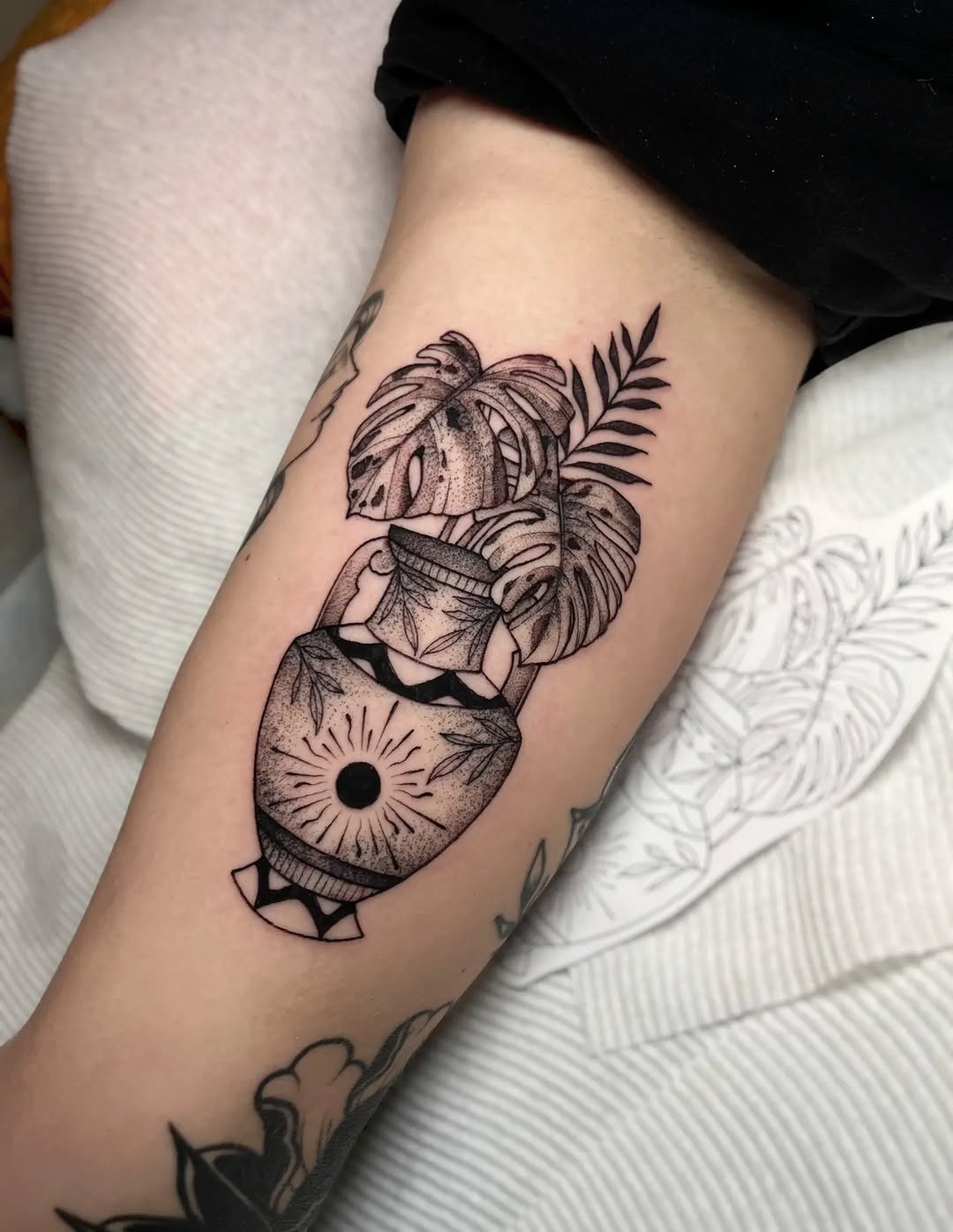 Tattoo by @msbeetattoos — dotwork, black_and_grey