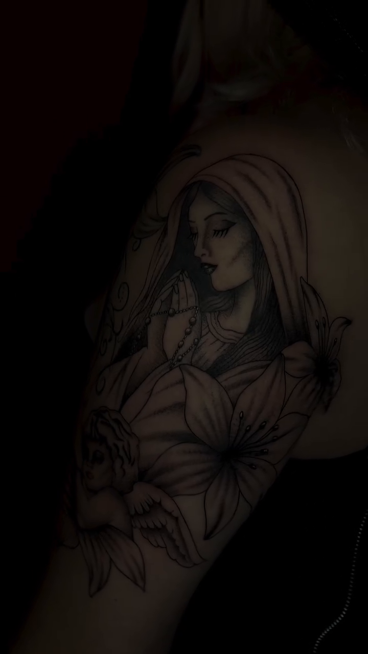 Tattoo by @tattedbylisa โ illustrative, black_and_grey