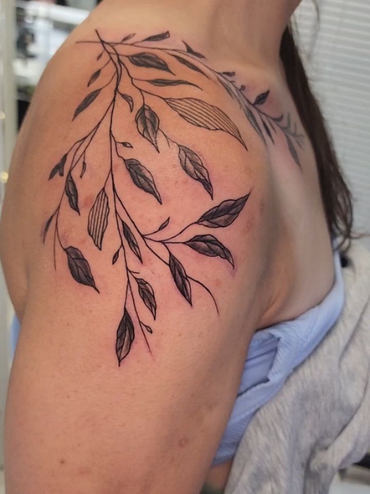 Tattoo by @zachmullinstattoos โ fine_line, black_and_grey