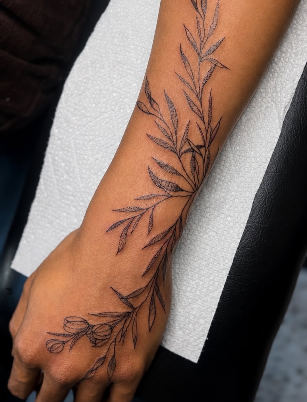 Tattoo by @dojolv — fine_line, illustrative