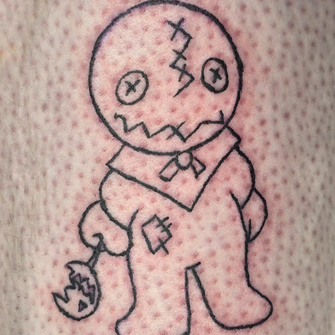 Tattoo by @pincurls_and_dragons — illustrative, blackwork