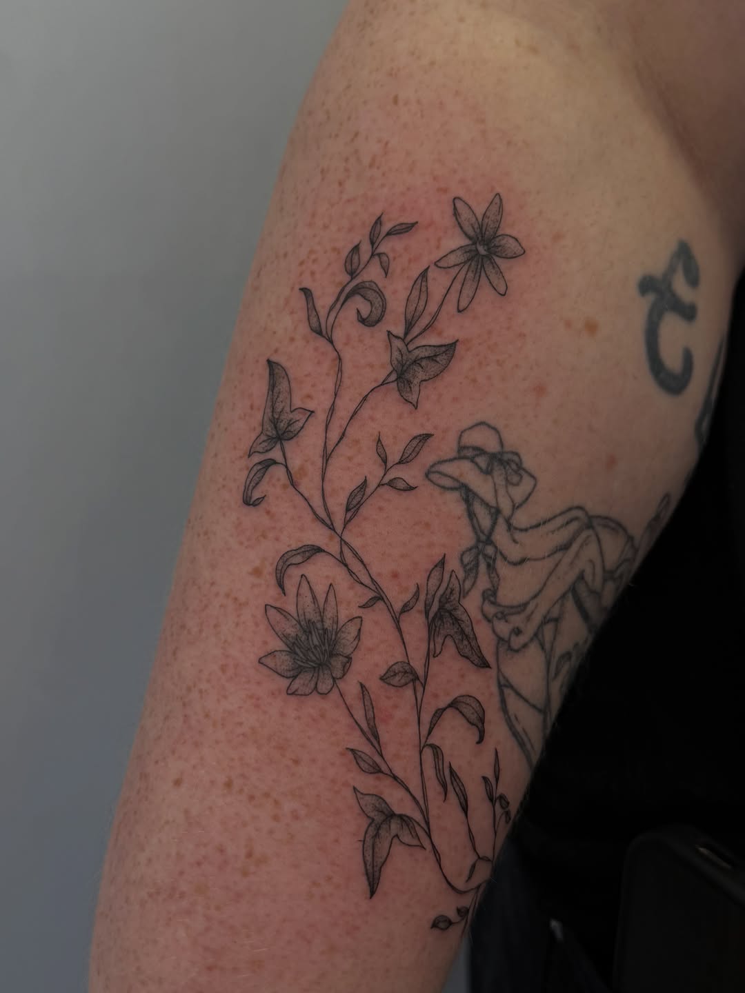 Tattoo by @heneseetattoo — fine_line