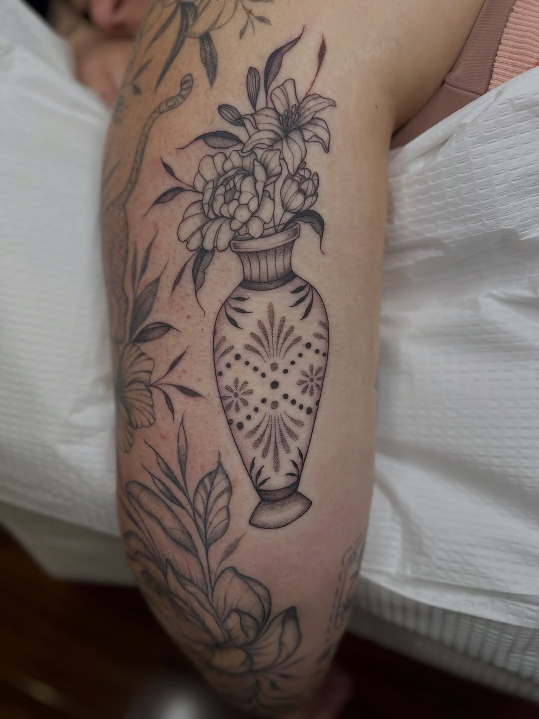Tattoo by @lady.ames — black_and_grey, fine_line