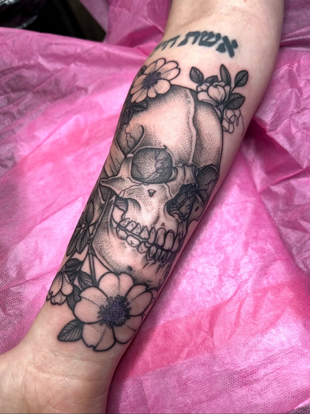 Tattoo by @brianaleflore — realism, black_and_grey