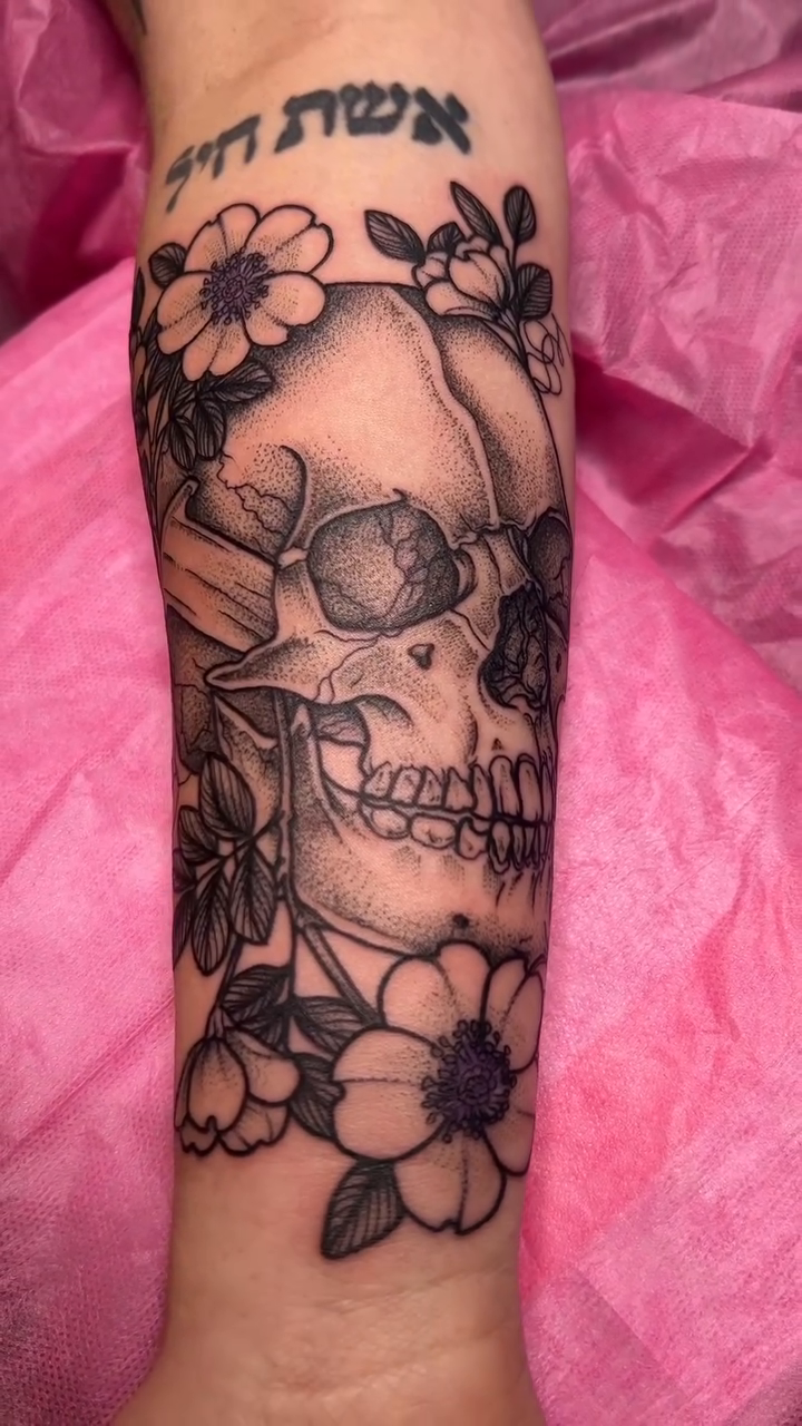 Tattoo by @brianaleflore — black_and_grey, realism
