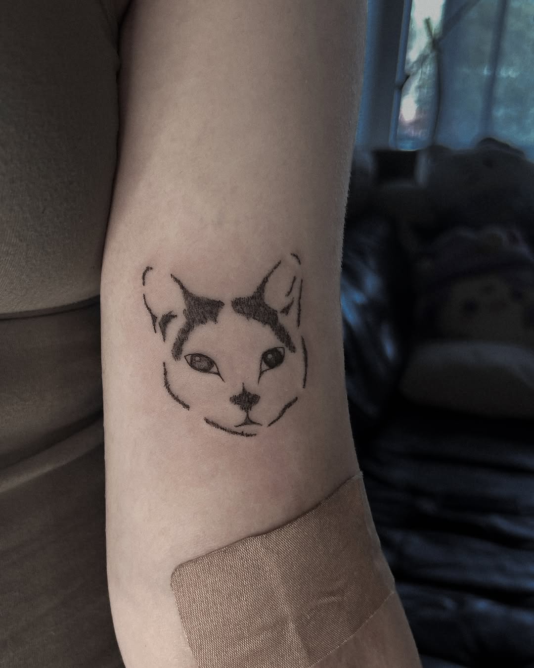 Tattoo by @wedbecutetattooed — fine_line, illustrative