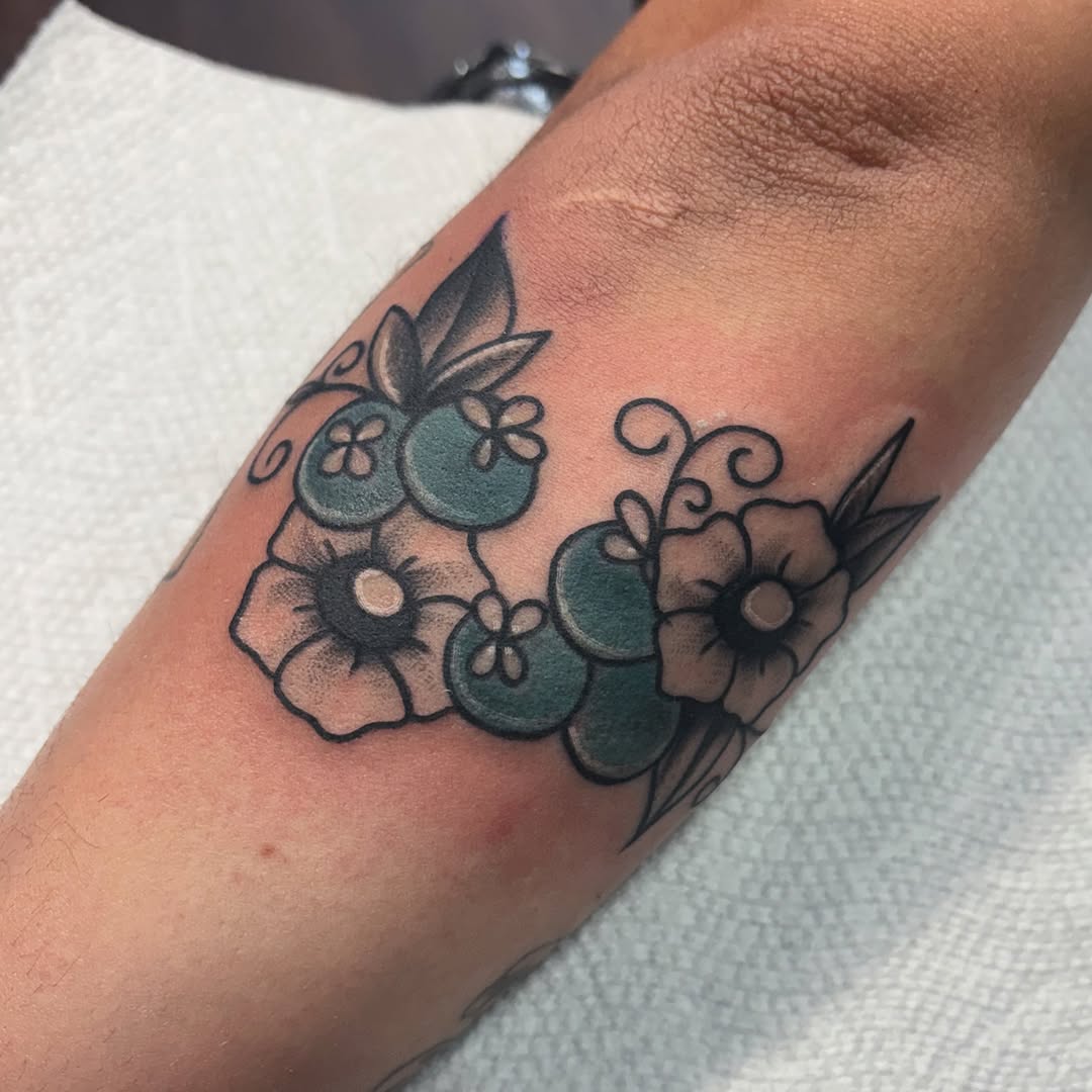 Tattoo by @flores_tattoosss β american_traditional