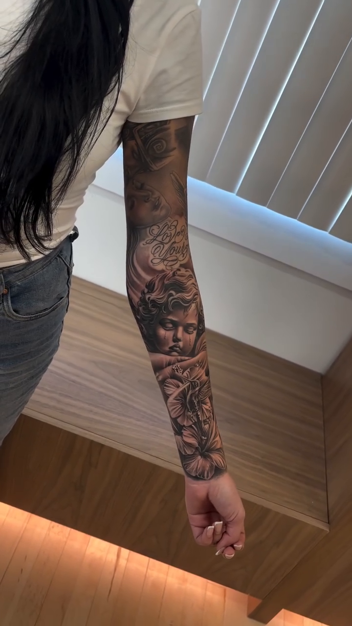 Tattoo by @lasuenink — realism, black_and_grey
