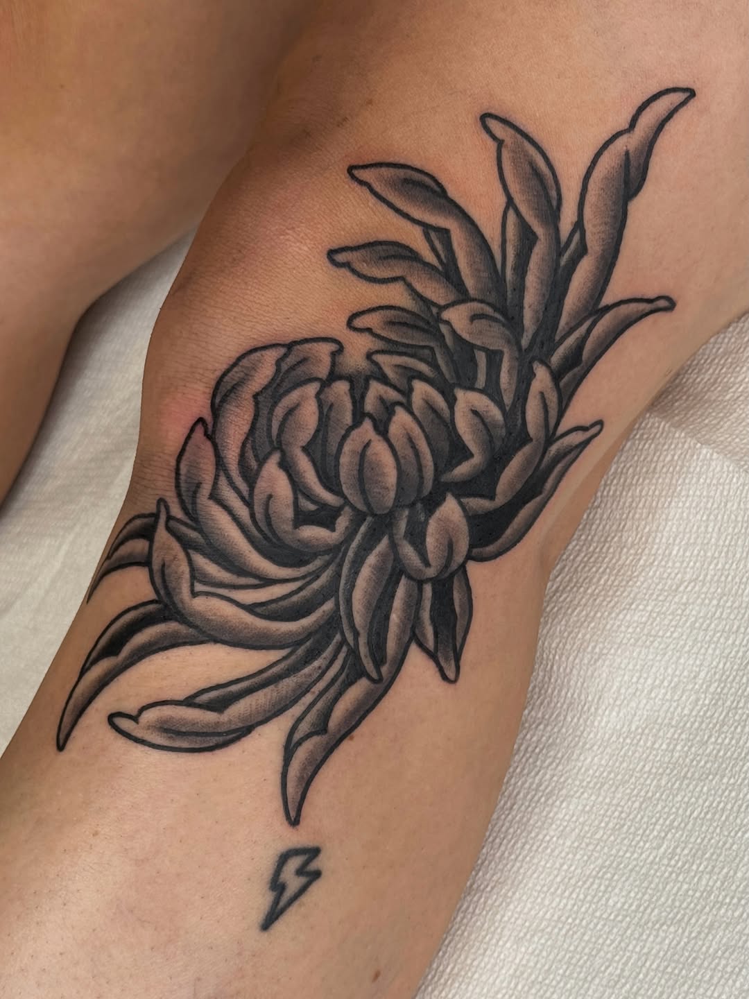 Tattoo by @bregrovertattoo โ black_and_grey, illustrative