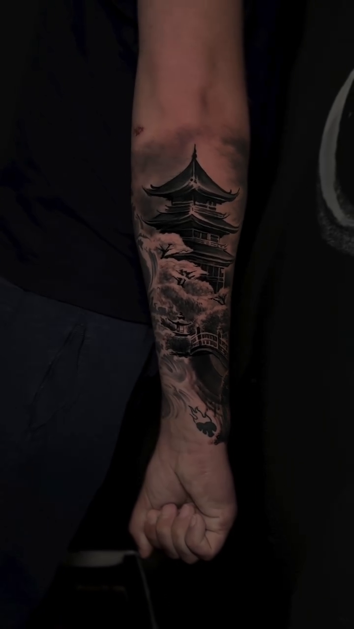 Tattoo by @tattoo_ravay — japanese_irezumi, black_and_grey
