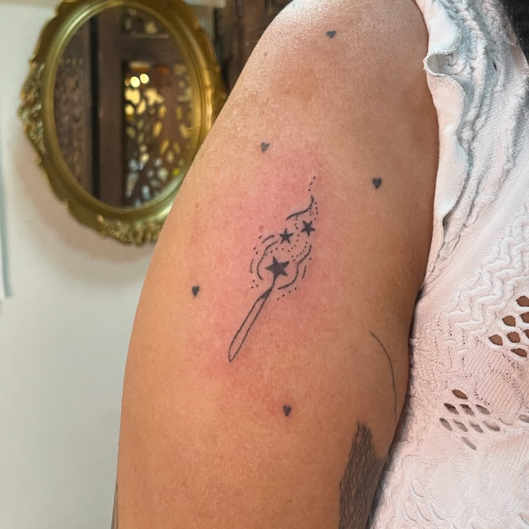 Tattoo by @roepoke — fine_line, minimalist