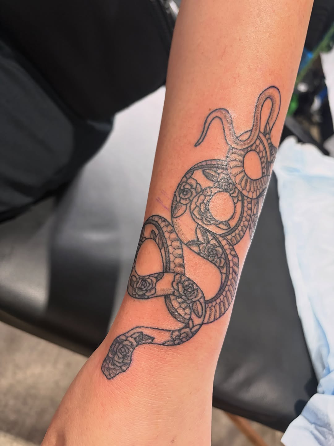 Tattoo by @sumertattoos — black_and_grey, fine_line
