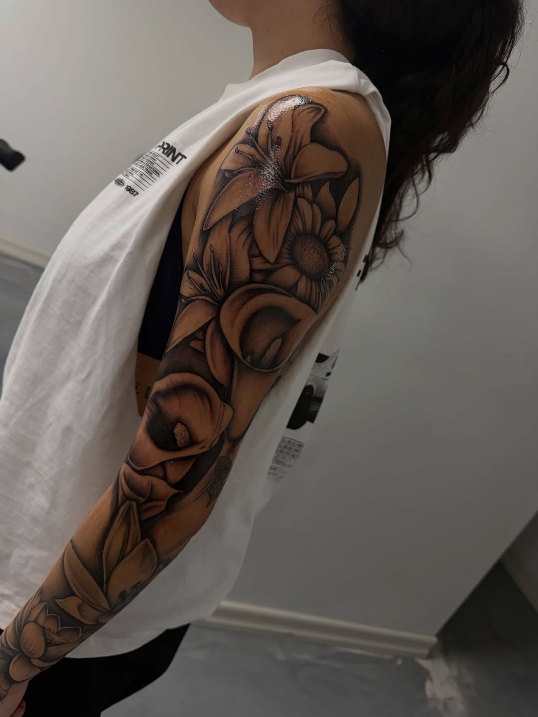 Tattoo by @moni.ca_tattoos โ black_and_grey, realism