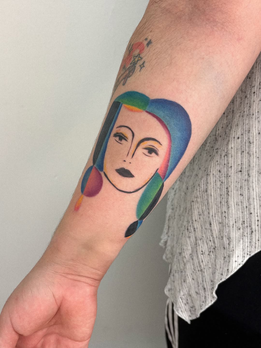 Tattoo by @juliatatua — geometric, illustrative