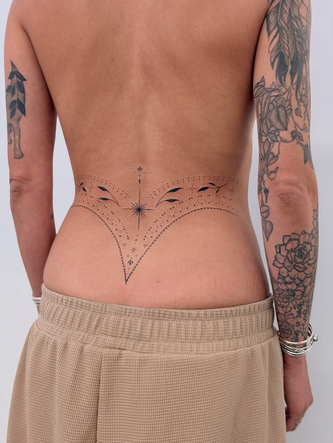 Tattoo by @olyamur.tatts — fine_line, ornamental