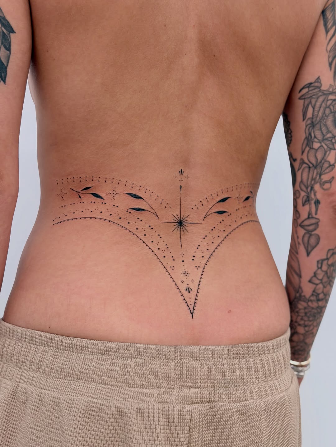 Tattoo by @olyamur.tatts — fine_line, ornamental