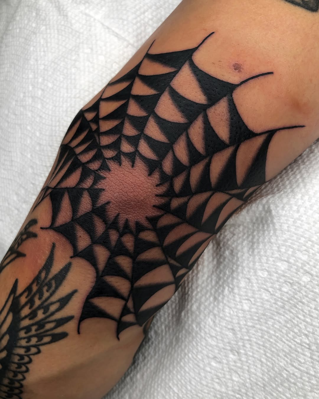 Tattoo by @ashcat.tattoo — blackwork