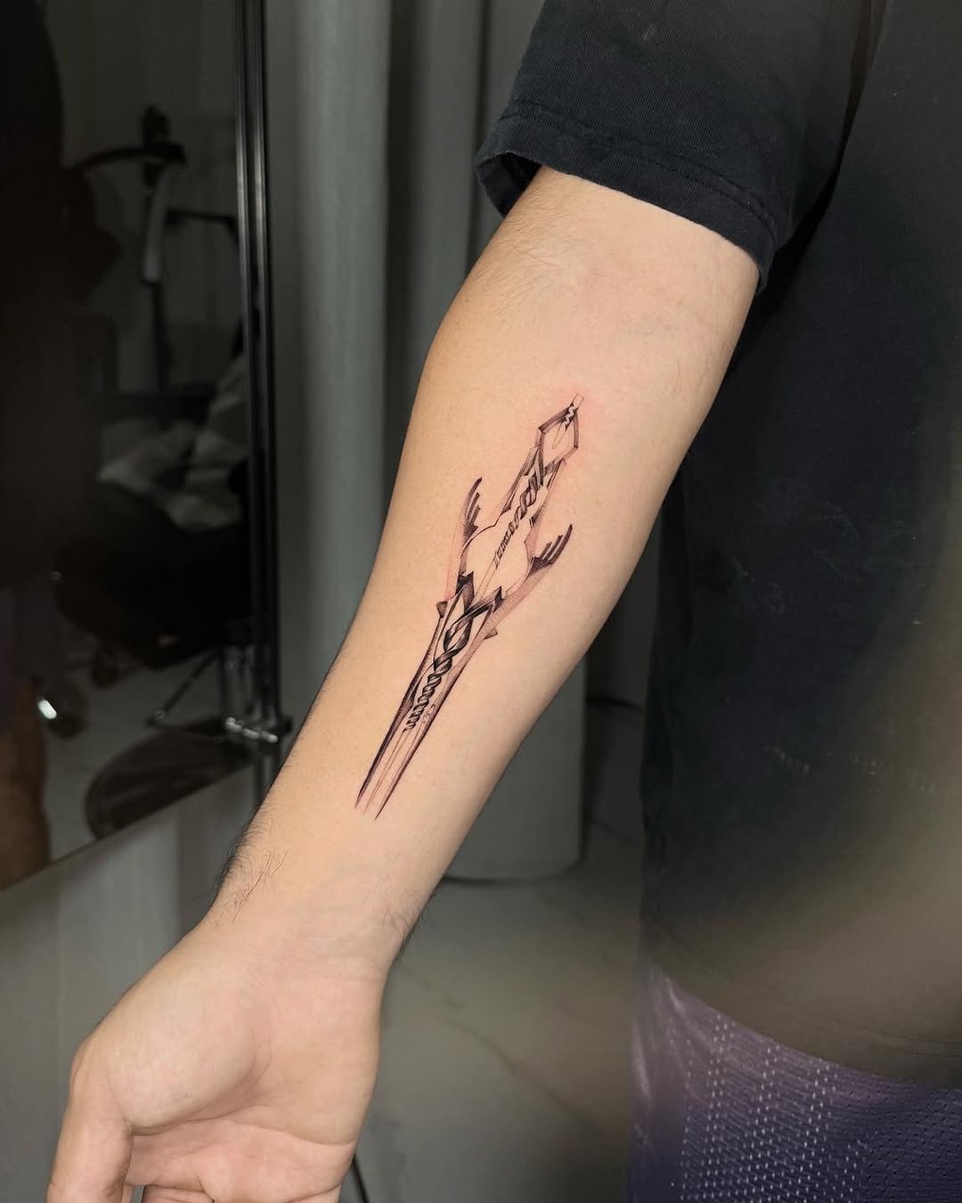Tattoo by @titi.inink β fine_line, geometric