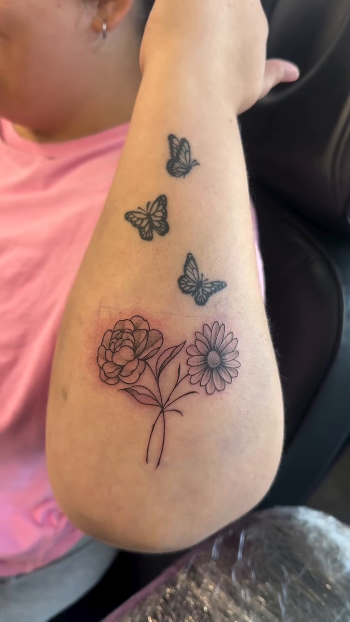 Tattoo by @danibtat2 โ fine_line, lettering_script