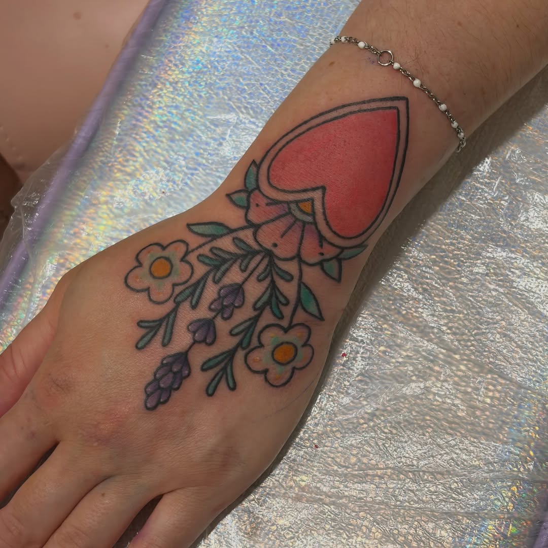 Tattoo by @laurencaldwelltattoo — american_traditional, fine_line