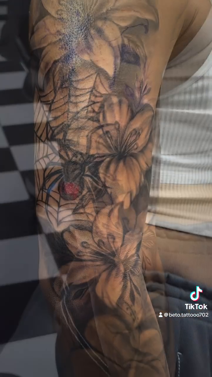 Tattoo by @beto.tattooo — black_and_grey, illustrative