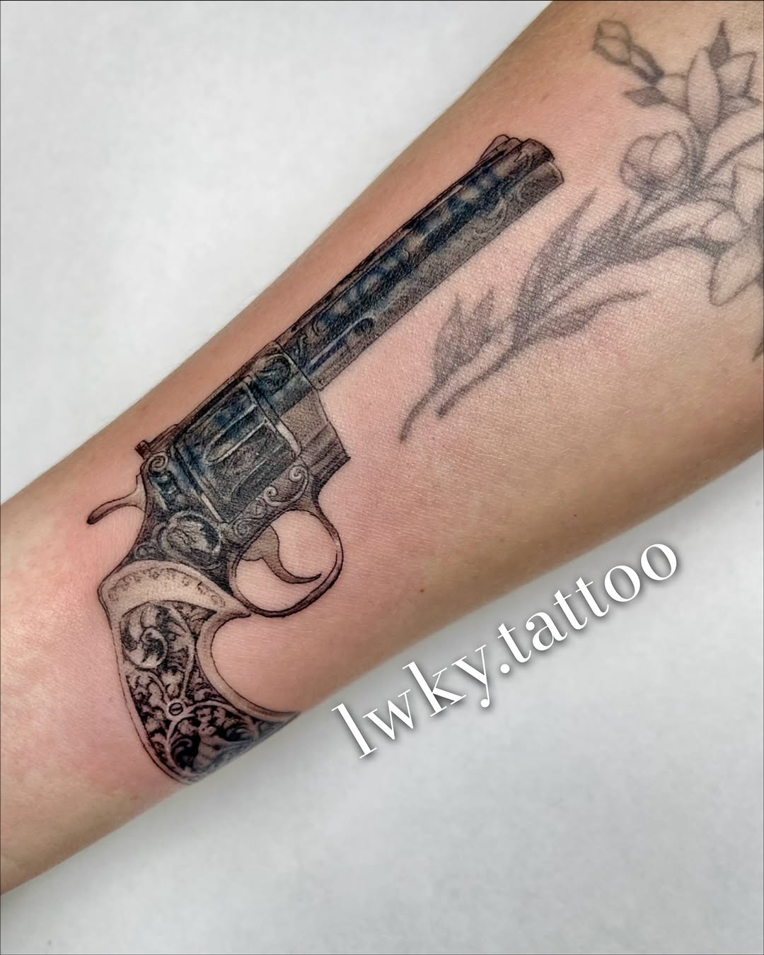 Tattoo by @lwky.tattoo โ black_and_grey, realism