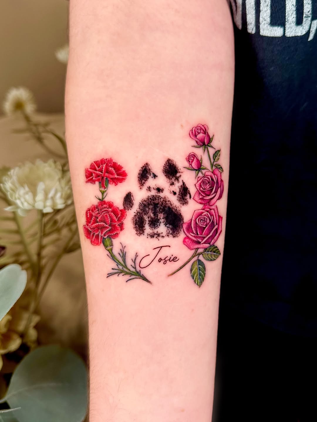 Tattoo by @claire_tattoos_ — illustrative, realism