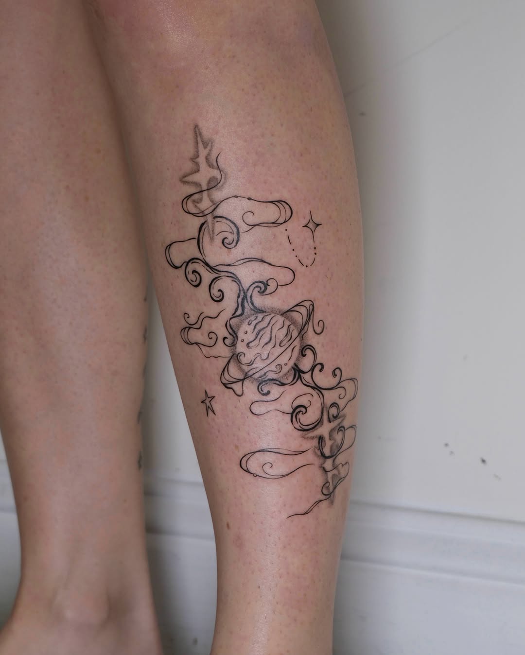 Tattoo by @mu.uutat — illustrative, fine_line