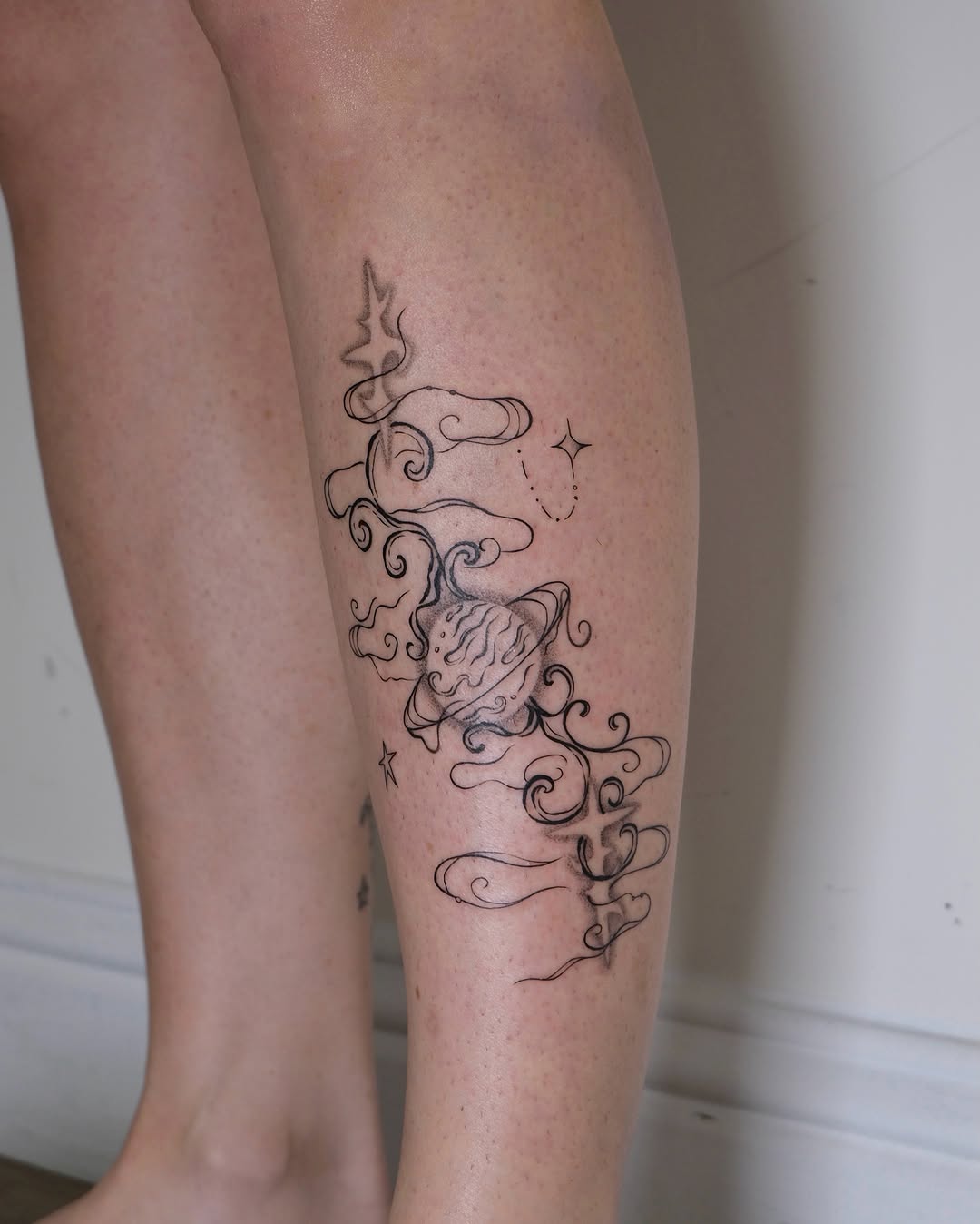 Tattoo by @mu.uutat — illustrative, fine_line
