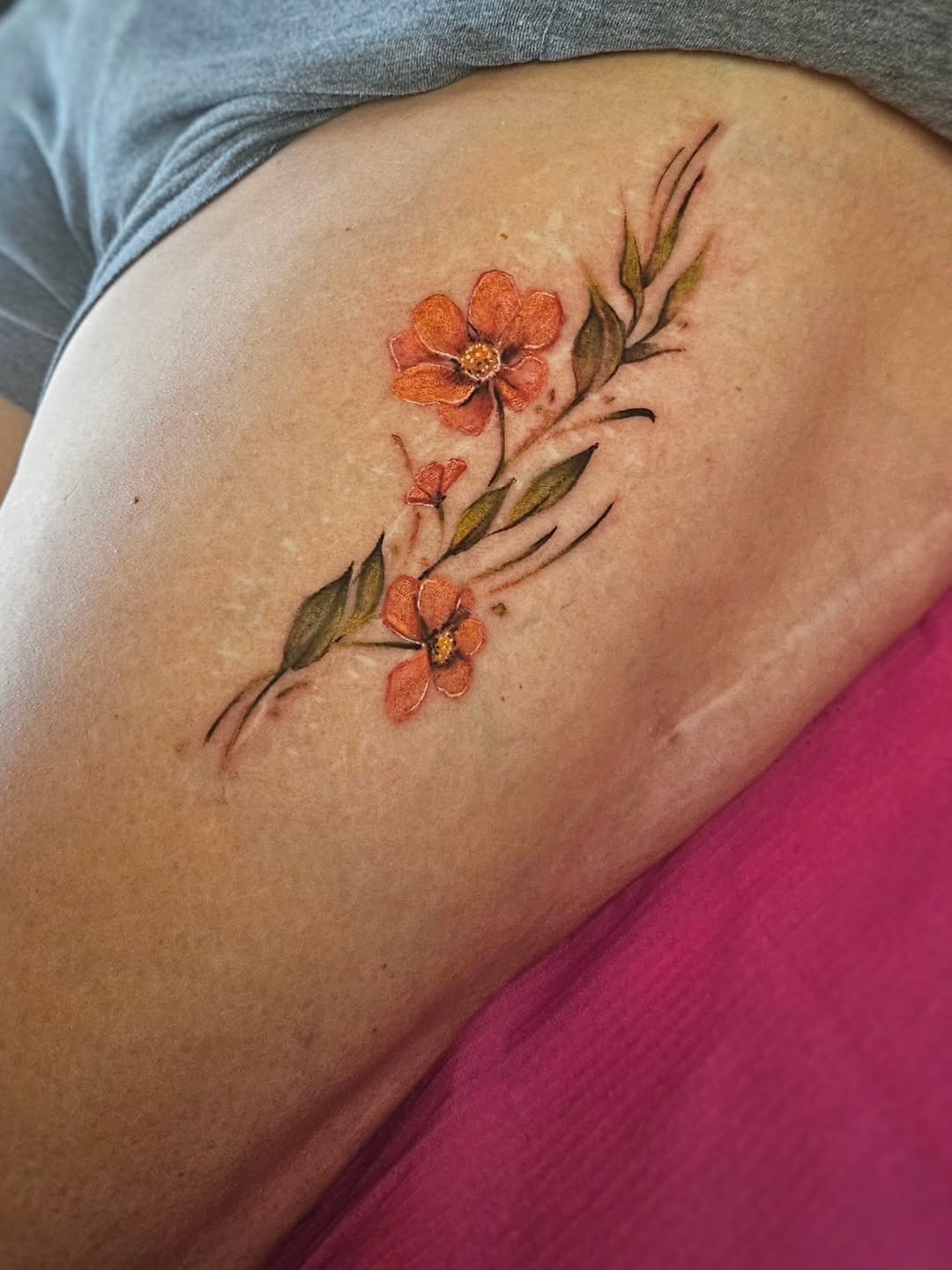 Tattoo by @prettiepluto — fine_line, watercolor