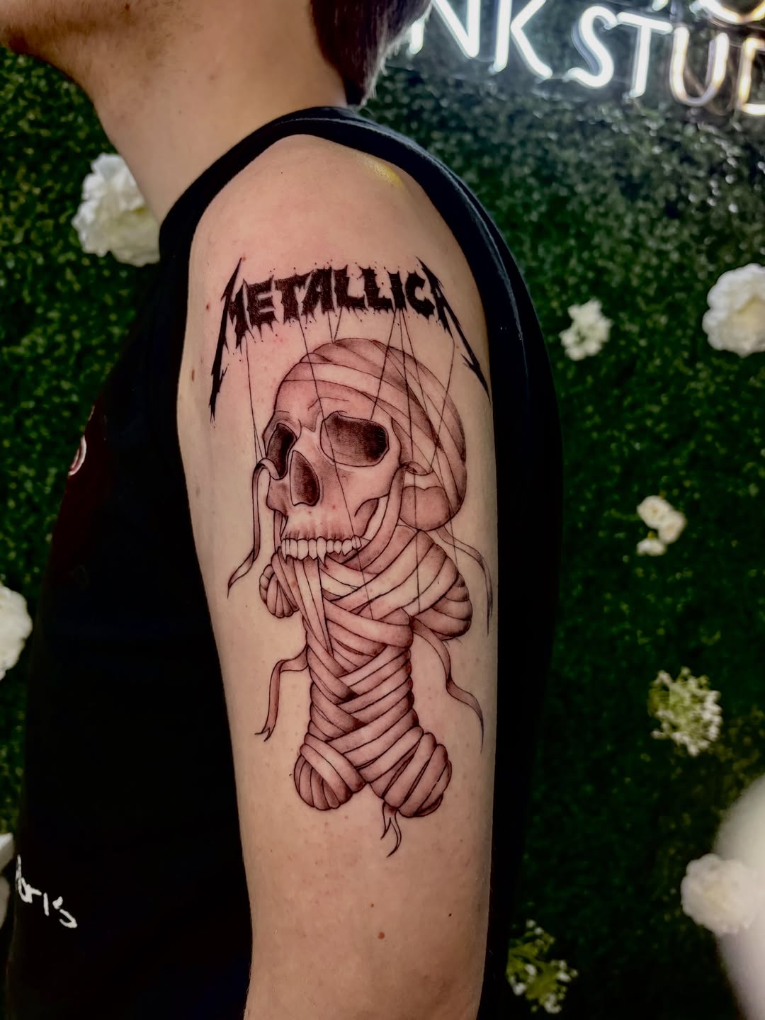 Tattoo by @andyrz_inkzzz — black_and_grey, illustrative
