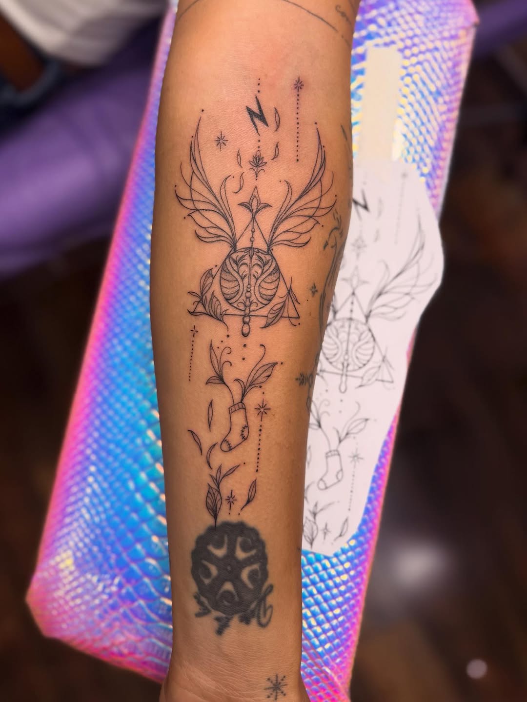Tattoo by @ktea_and_tattoos — fine_line, geometric