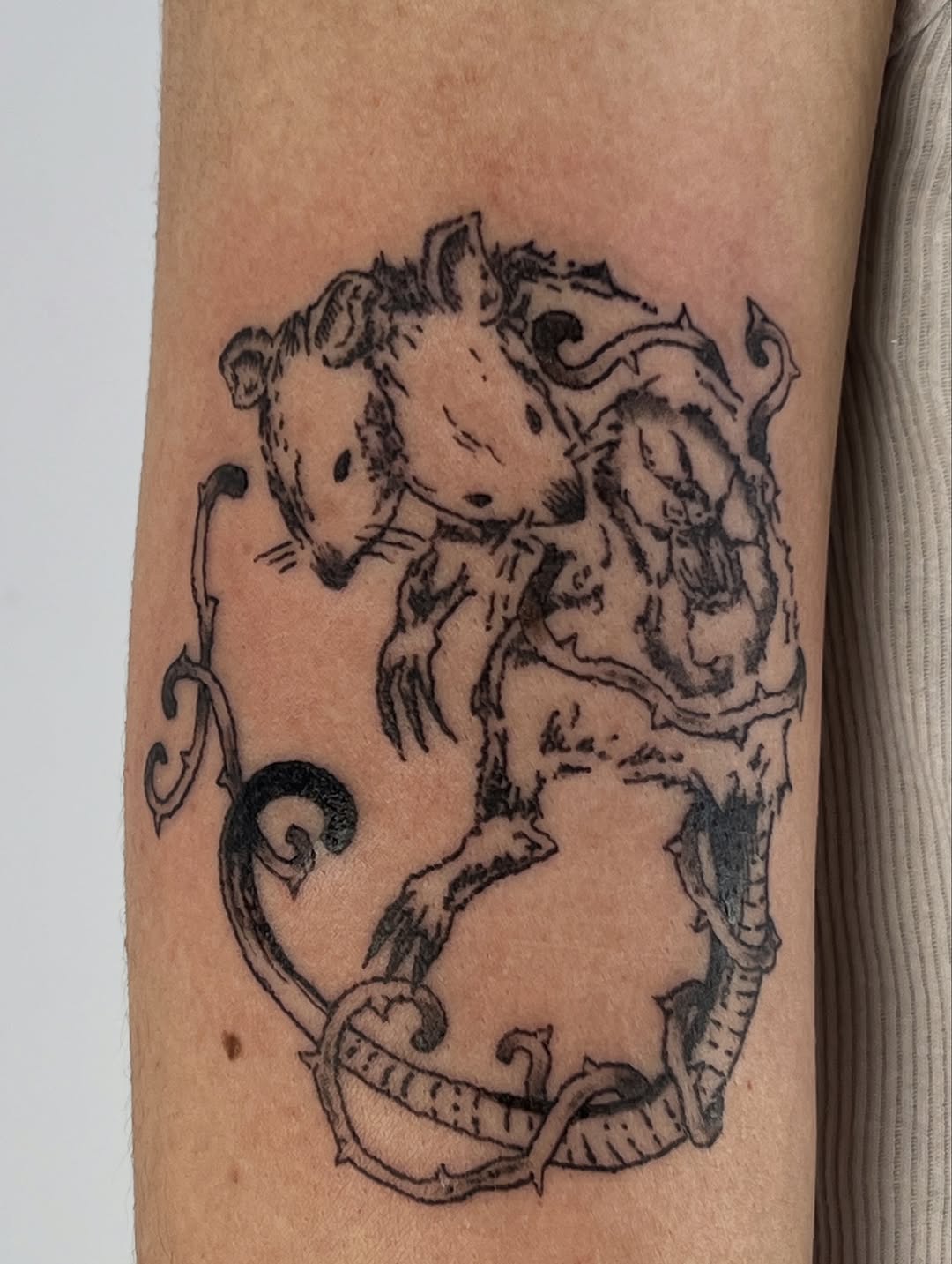Tattoo by @666umbra.ttt — illustrative, blackwork