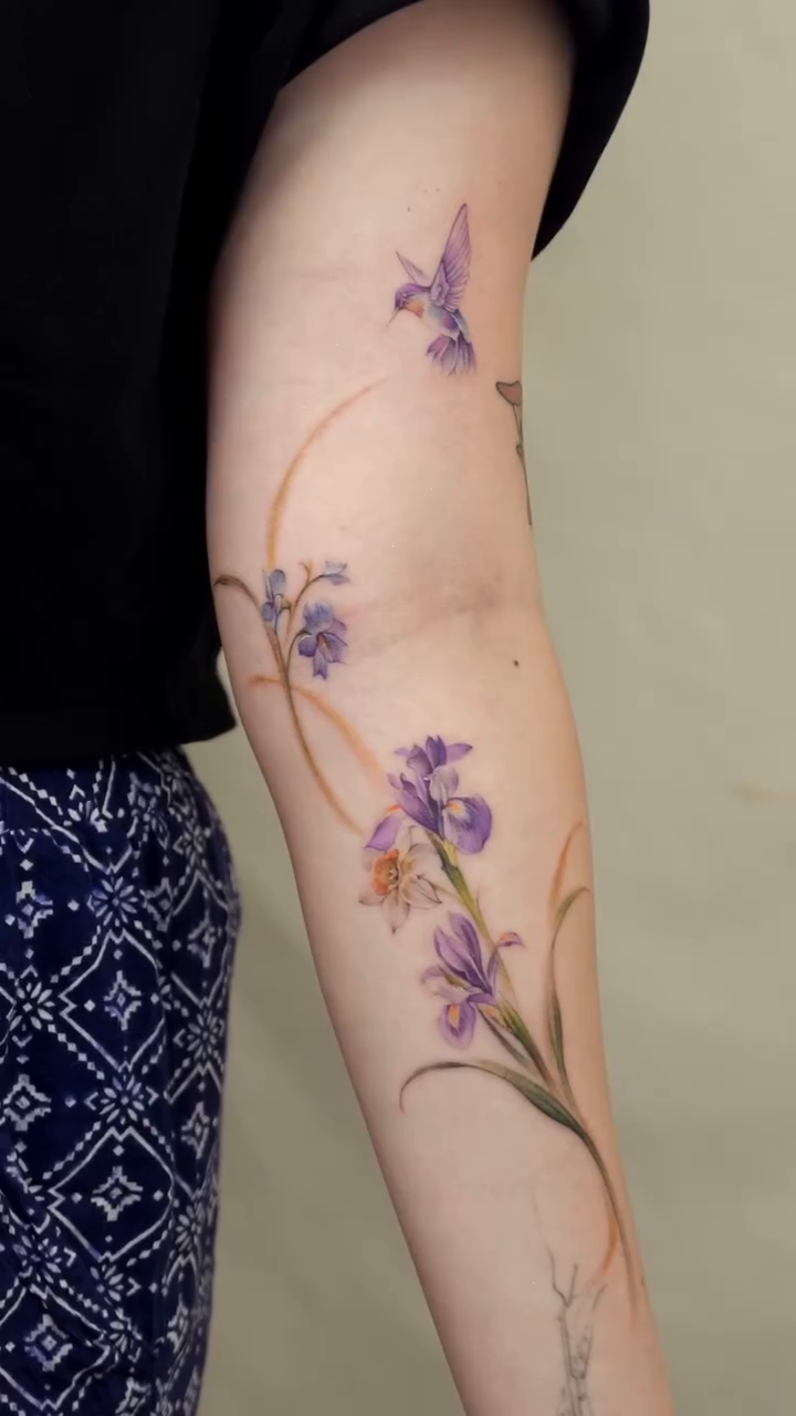Tattoo by @hye.artt β fine_line, watercolor